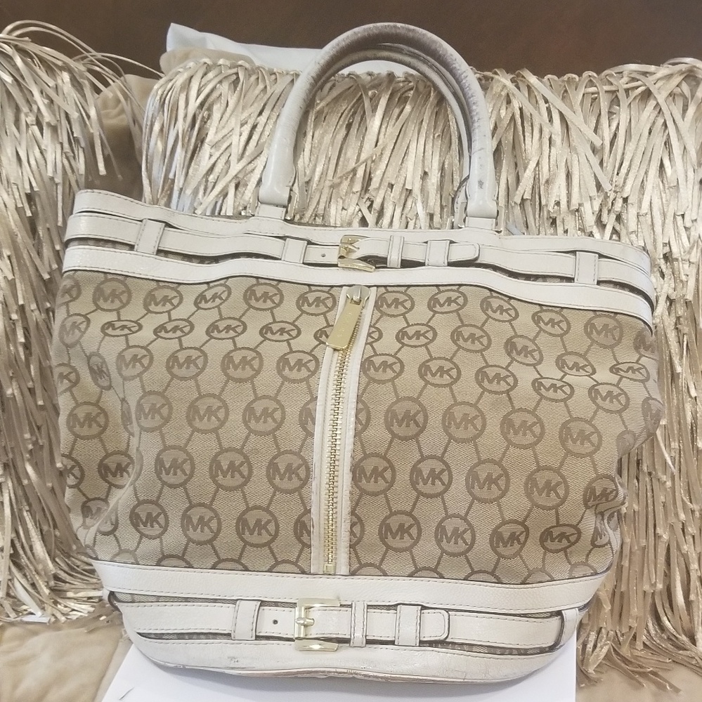 Michael Kors hand bag